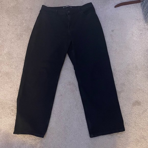 Hollister black ultra high rise dad jean size 15s - Picture 2 of 3